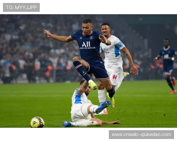 巴黎FC获阿尔诺家族投资与红牛技术合作，打造法甲新势力