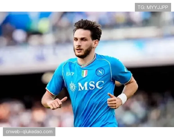 官方：那不勒斯与克瓦拉茨赫利亚完成续约，合同延长至2030年